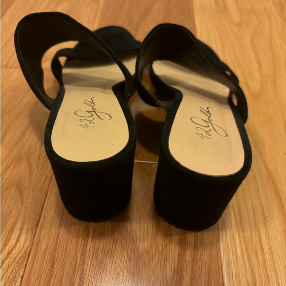 Nordstrom 42 Gold Black Suede Strap Block Heels Size 8 in great condition - Picture 6 of 8